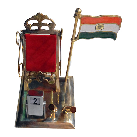 हाथ से बनाई गई पेन स्टैंड