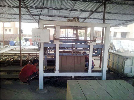 एएलसी ब्लॉक काटने की मशीन