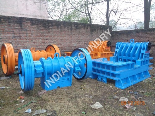 Primary Jaw Crusher - Metal Construction, Double Toggle & Single Toggle Types | Semi-Automatic, High Capacity, Easy Jaw Liner Replacement