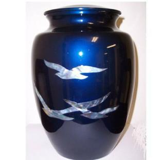 मदर ऑफ़ पर्ल गोइंग होम डोव्स