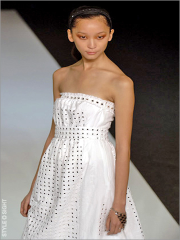 आयलेट कढ़ाई वाले कपड़े