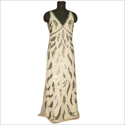 डिजाइनर पार्टी गाउन