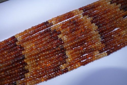 राउंड ब्रिलियंट कट हासोनाइट रोंडेल