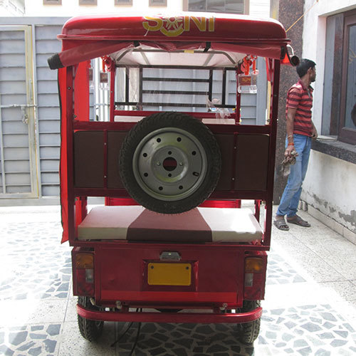 प्रदूषण मुक्त ई-रिक्शा