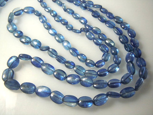 ब्लू कायनाइट ओवल