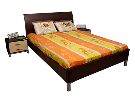 लकड़ी की डबल बेड