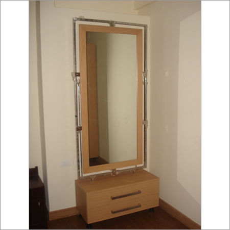 डिजाइनर लकड़ी का ड्रेसिंग टेबल