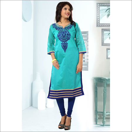 नो फ़ेड डिज़ाइनर नेक कुर्ती