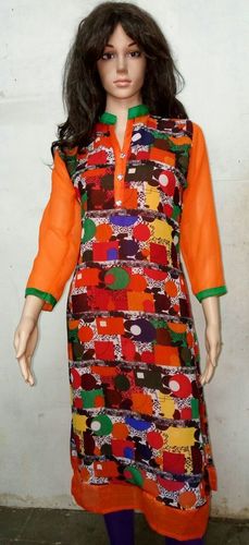 प्रिंट कुर्तियां
