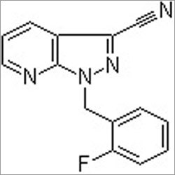 1-(2-Fluorobenzyl)-1H-pyrazolo[3,4-b]pyridine-3-carbonitrile - C14H9FN4, 252.25 g/mol | White to Off-White Powder, Research Grade, Suitable for Pharmaceutical Research Applications