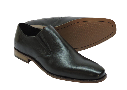 बरसाती काले चमड़े की चप्पलें