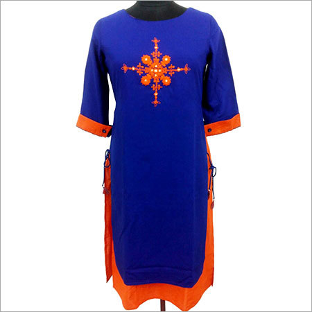 डिजाइनर लेडीज कुर्तियाँ