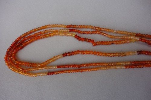 राउंड ब्रिलिएंट कट कारेलियन फेसेटेड रोंडेल