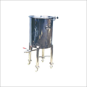 स्टोरेज टैंक