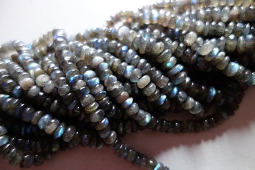 राउंड ब्रिलिएंट कट लैब्राडोराइट प्लेन रोंडेल