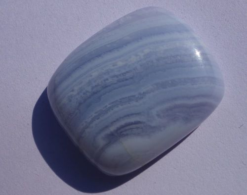 कुशन ब्लू लेस पेंडेंट काबोचोन