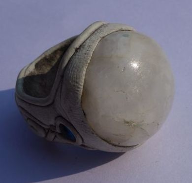 ग्रे इंद्रधनुष गोल अंगूठी