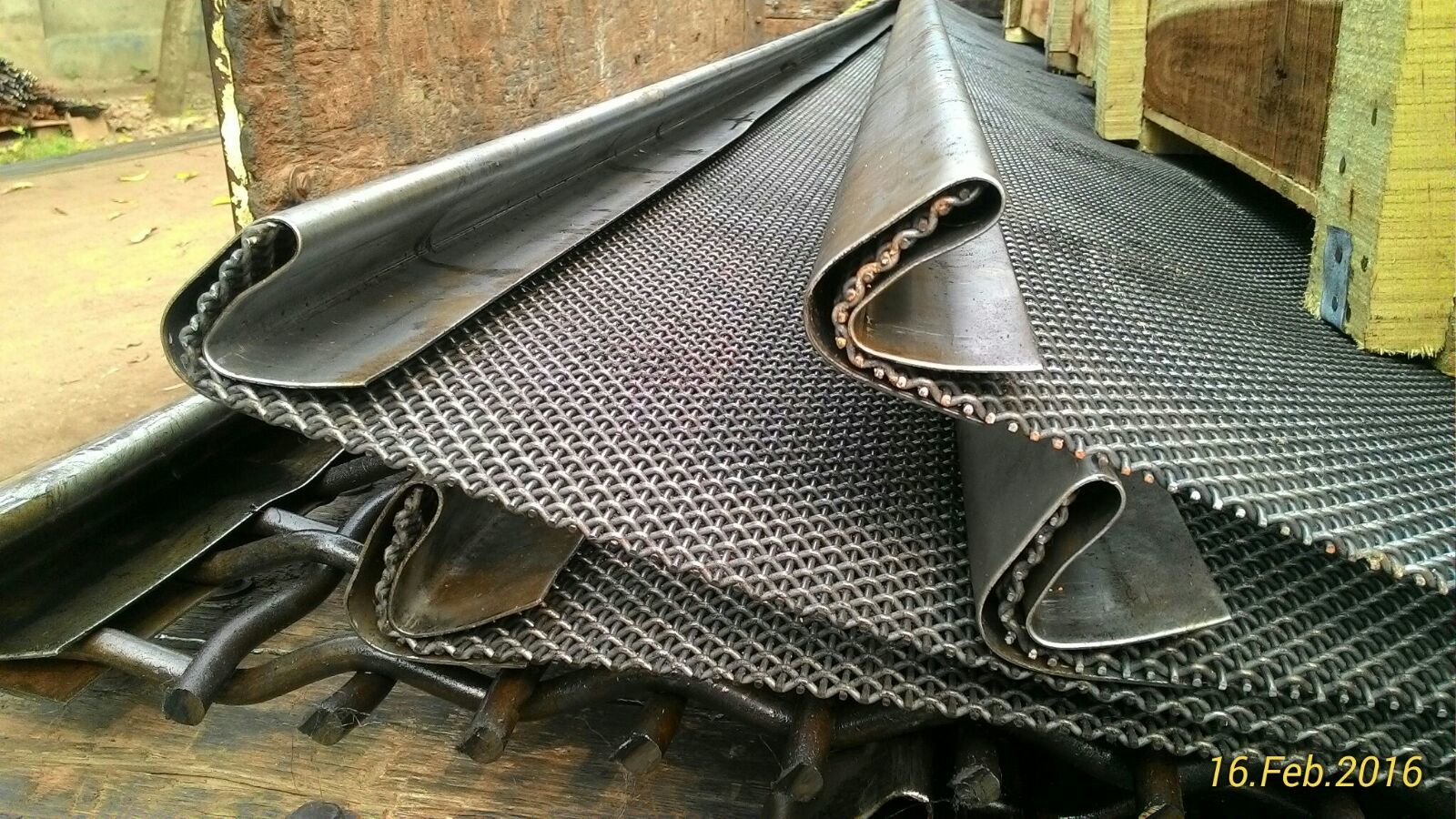 Vibrating Screen - Stainless Steel, 500 To 7000 Mm Dimensions | Low Maintenance, High Impact Absorption, Corrosion Resistant, Custom Processing