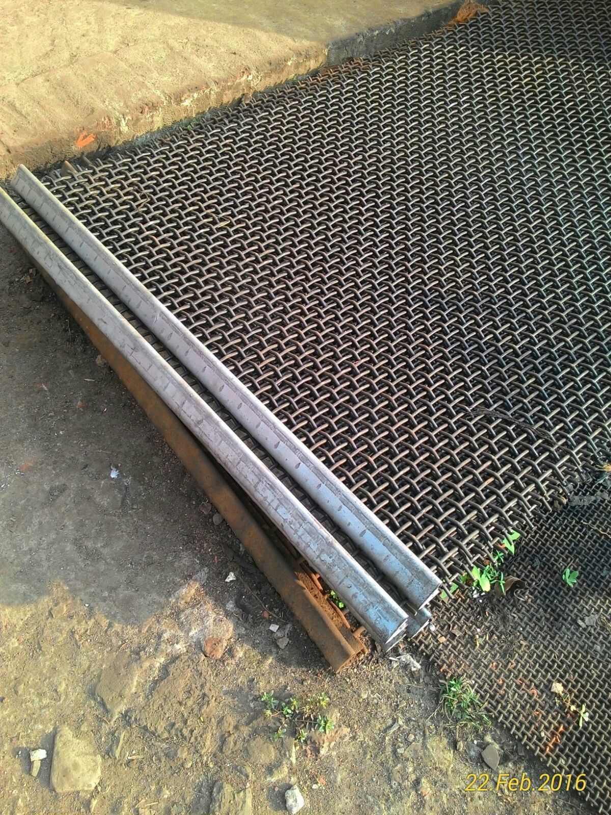 Vibrating Screen - Stainless Steel, 500 To 7000 Mm Dimensions | Low Maintenance, High Impact Absorption, Corrosion Resistant, Custom Processing