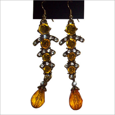 मोतीदार बालियाँ