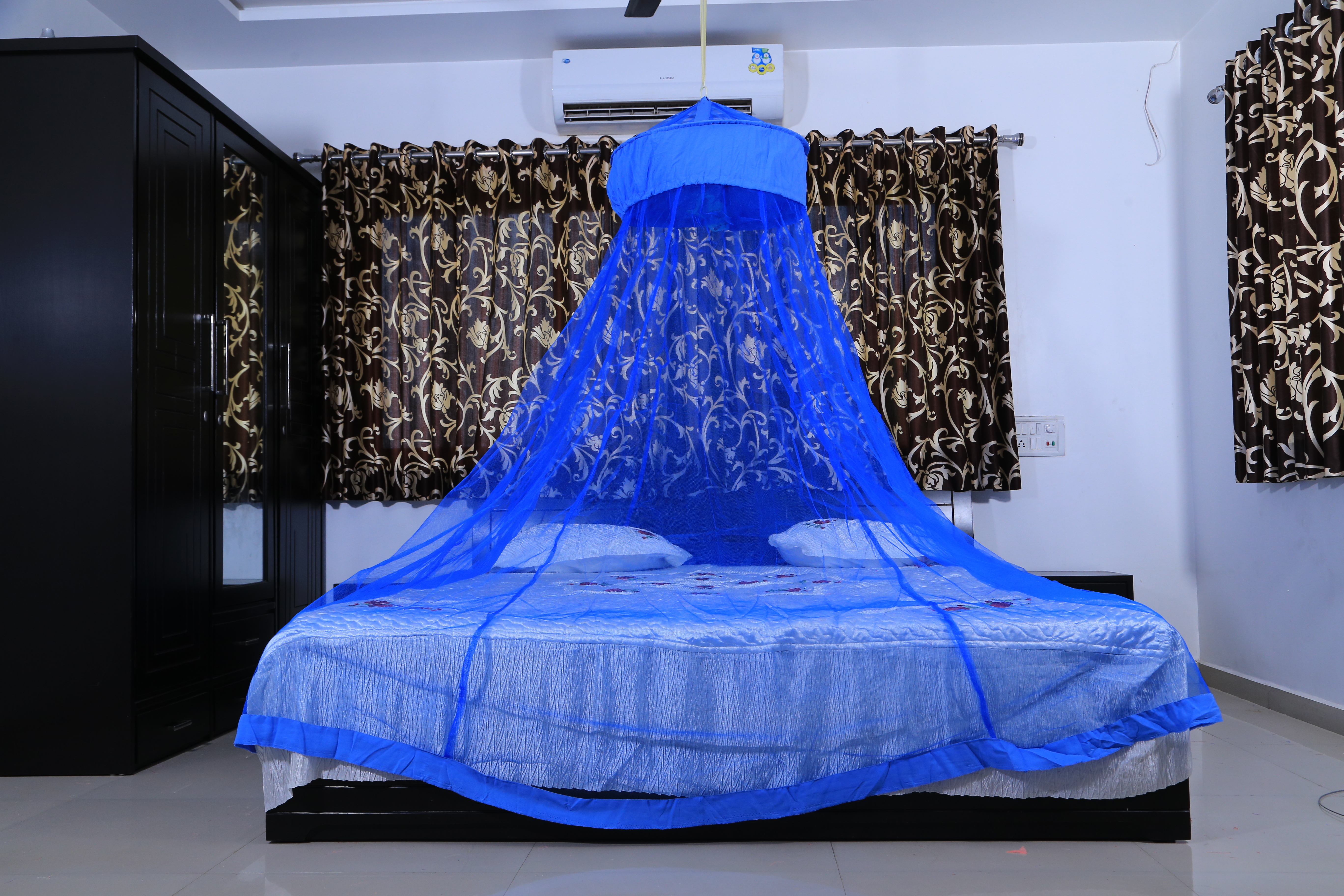 Round Mosquito Net Age Group: Adults
