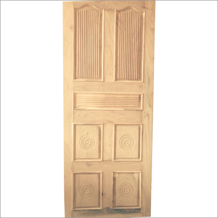 सगवान की लकड़ी का दरवाज़ा