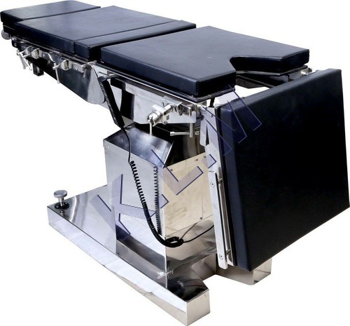 ऑपरेशन थिएटर टेबल