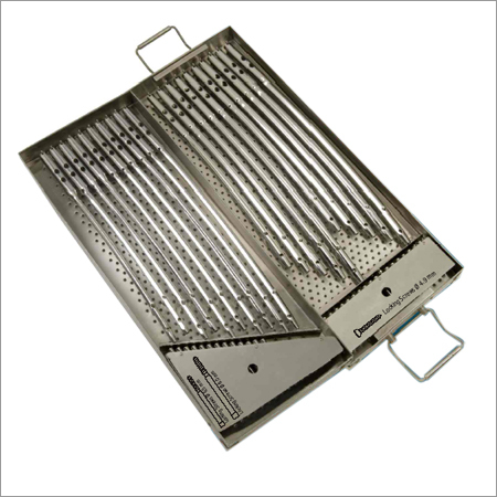 पुनर्निर्माण के लिए इम्प्लांट सेट। नेल-II