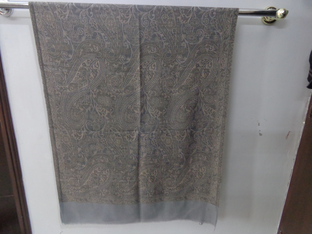 Fine Wool Stoles - 70x180 Cm Grey, Plain Weave | Soft Texture, Luxurious Feel, Warmth, Versatile Style