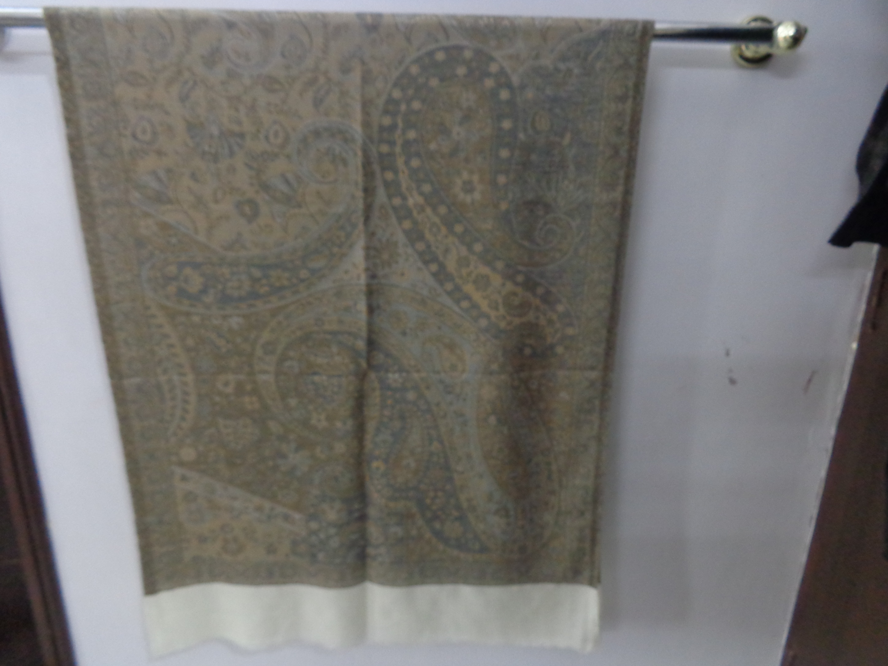 Fine Wool Stoles - 70x180 Cm Grey, Plain Weave | Soft Texture, Luxurious Feel, Warmth, Versatile Style