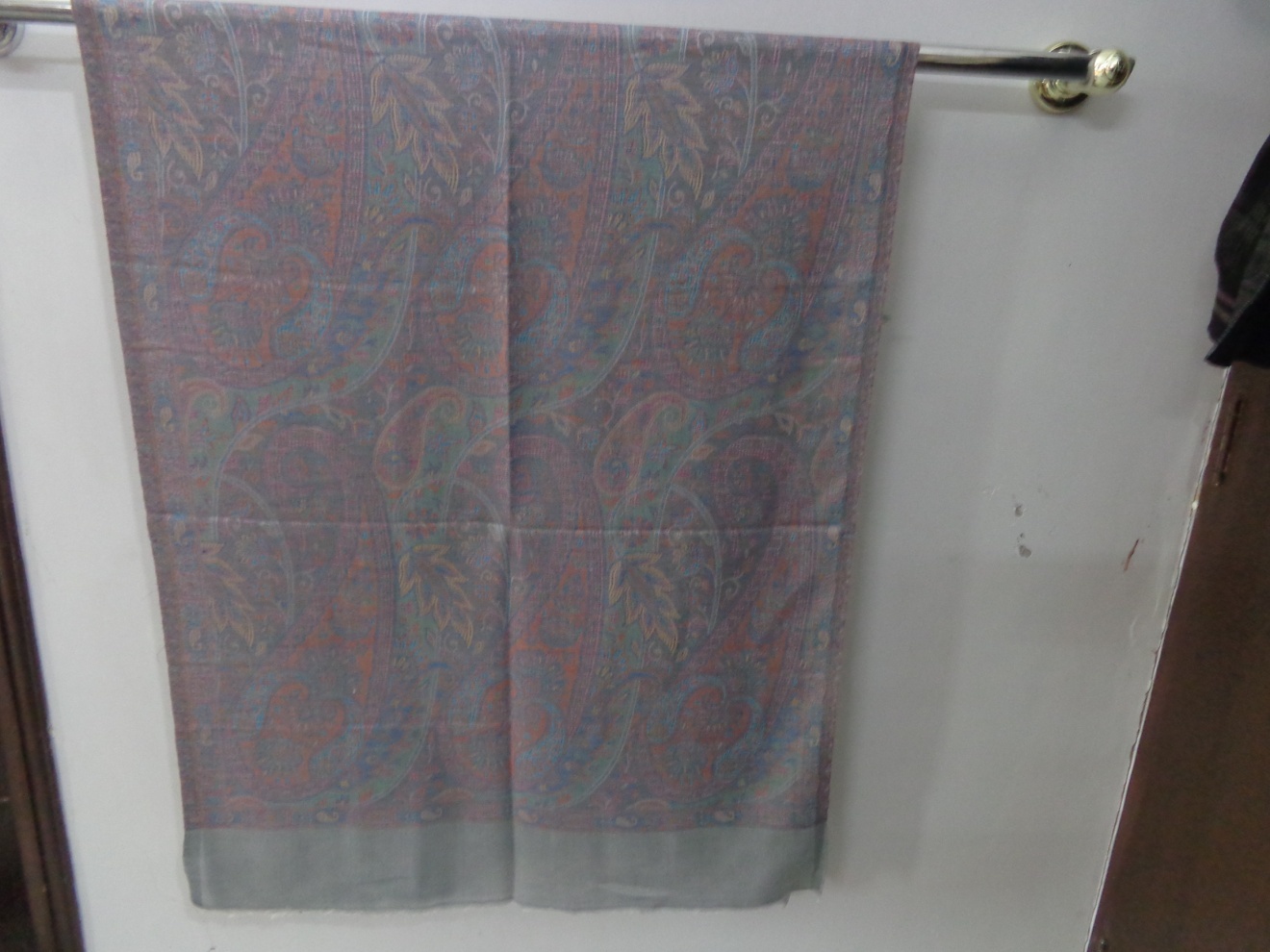 Fine Wool Stoles - 70x180 Cm Grey, Plain Weave | Soft Texture, Luxurious Feel, Warmth, Versatile Style