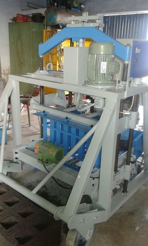 Concrete Block Making Machine