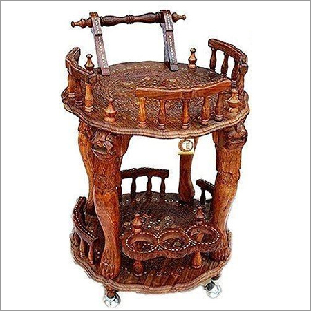 लकड़ी की प्राचीन ट्रॉली