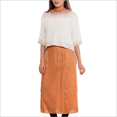 शाम के पहनावे के लिए लेयरड कुर्ता