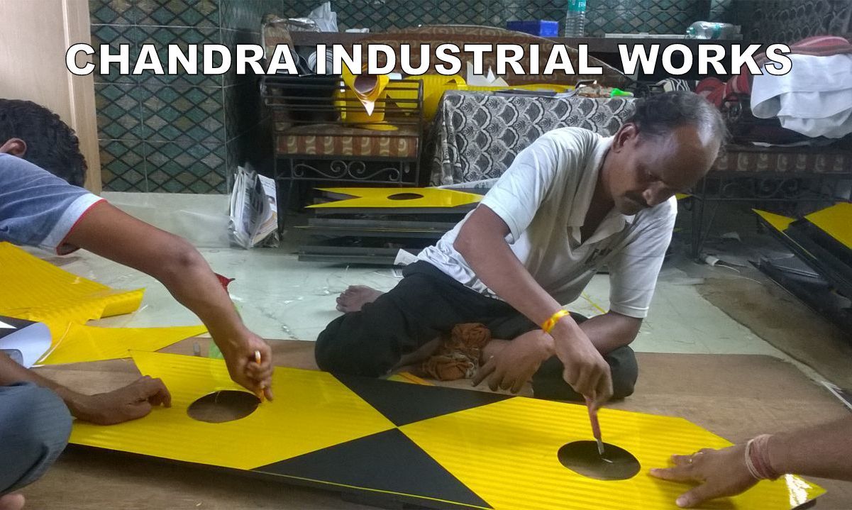 Caution Indicator Board - 1400x400mm, Yellow, Black Vinyl | Durable, Rust-resistant, Smooth Finish, Rectangular Shape, Retro Reflective Type Iv