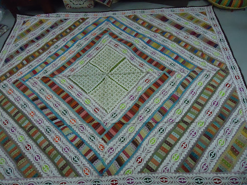 हाथ से बनाई गई चादर