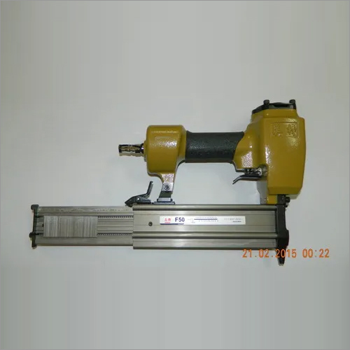 लकड़ी कार्य करने वाला नेलर गन