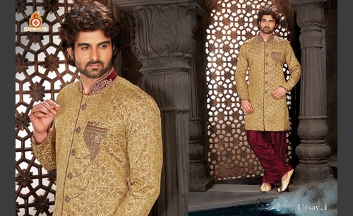 डार्क बेज और मैरून इंडो वेस्टर्न शेरवानी