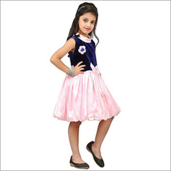 लड़कियों के पार्टी वियर फ्रॉक्स