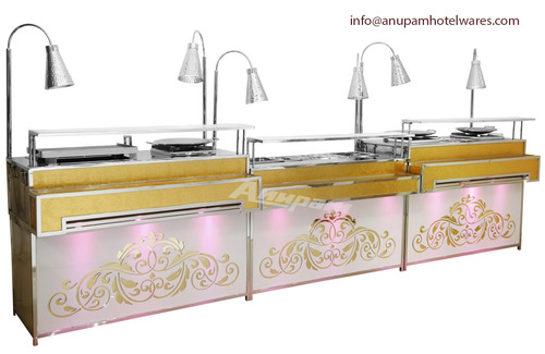 चैट काउंटर STEP MODEL जो सफेद और सुनहरे रंग में है