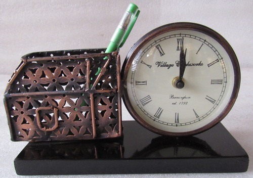 मालिक डिज़ाइन आयरन बर्ड, एनिमल और ट्री वॉल क्लॉक