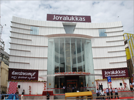 फ्रेमलेस स्पाइडर ग्लेज़िंग