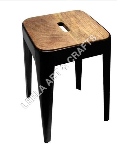 धातु का टोलिक्स स्टूल जिसमें लकड़ी की सीट है