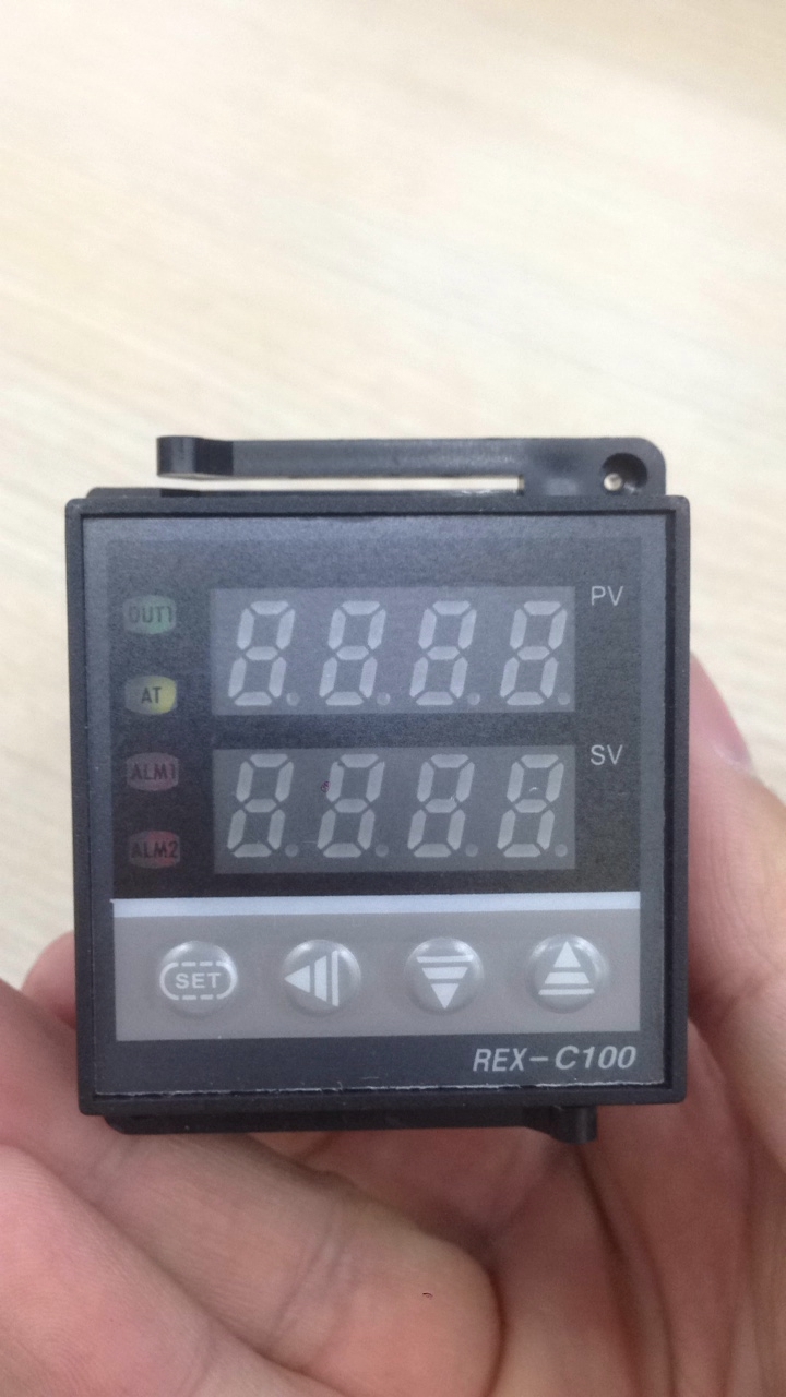 Digital Temperature Control Instrument