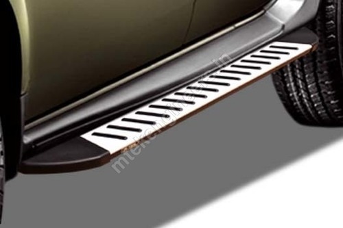 रेनो डस्टर साइड स्टेप