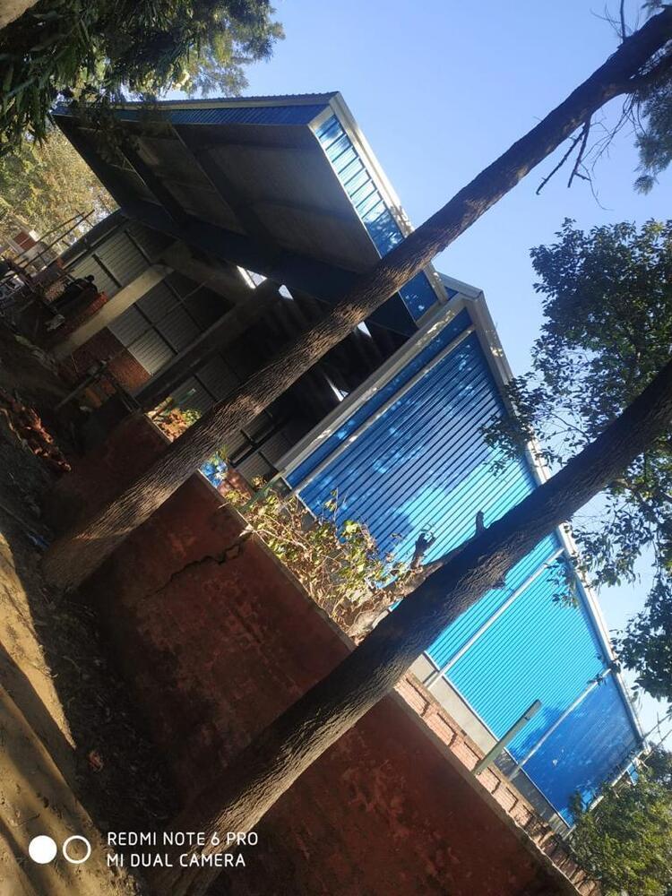 क्रेन के साथ प्री इंजीनियरिंग बिल्डिंग