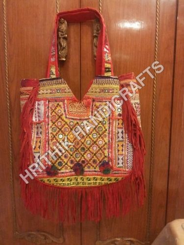बंजारा लेदर बैग
