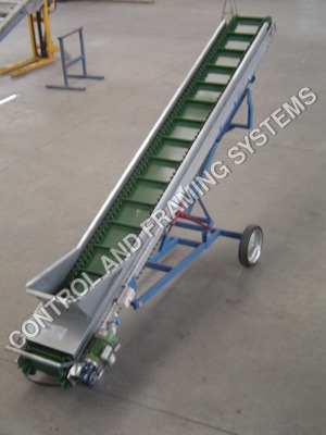 Loading Conveyor - Stainless Steel, Standard Size, Green Color | Flat Belt, Industrial Usage, 1-Year Warranty