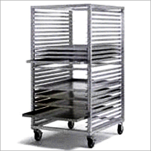 स्टेनलेस स्टील की ट्रे वाला ट्रॉली