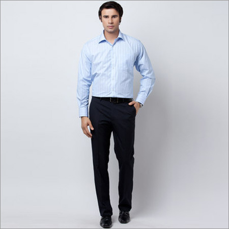 पुरुषों की औपचारिक यूनिफार्म